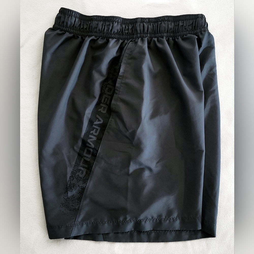 Under Armour Lightweight Fitted Gray Mens Athletic Running Shorts Size Large